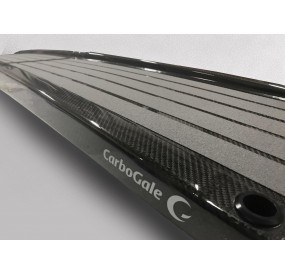 High gloss carbon fiber finish with grey foil anti-slip